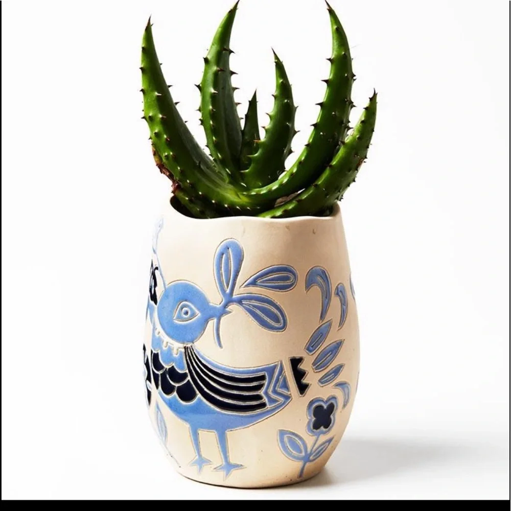 NEW Jones & Co Folk Bird Planter. - Picture 1 of 2